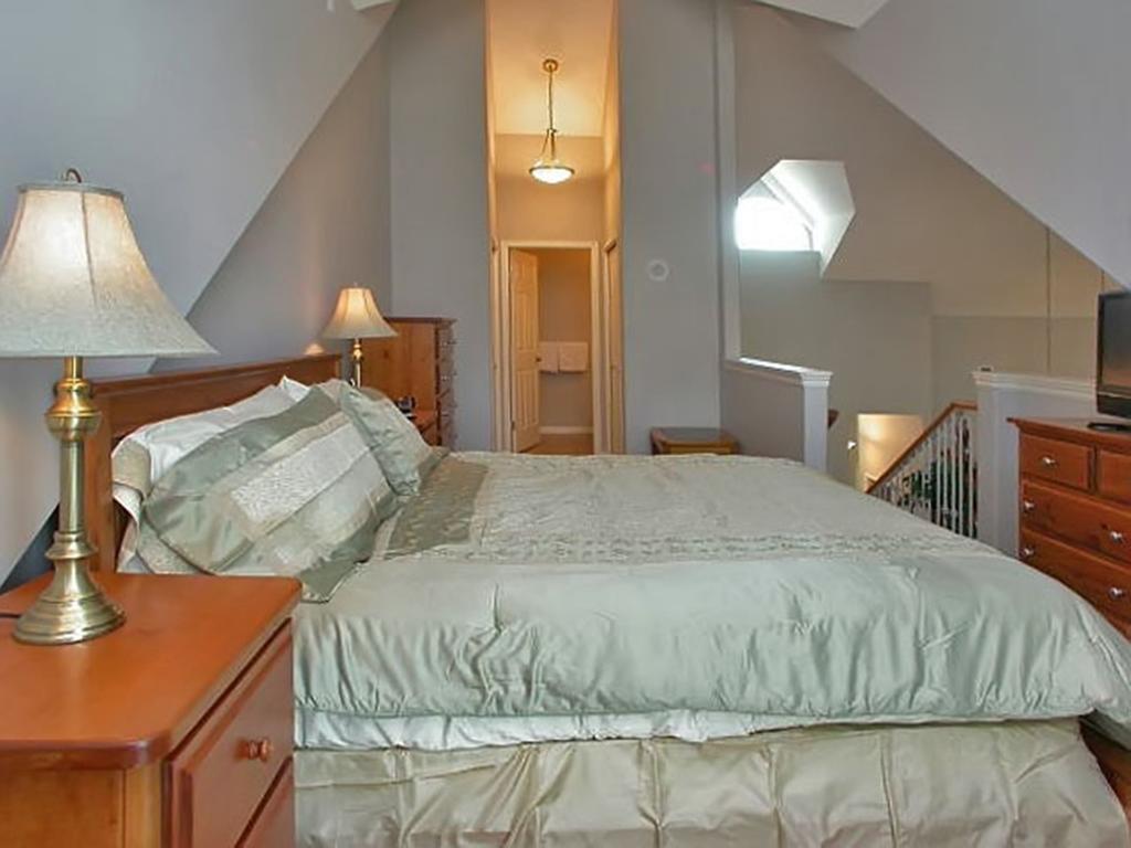 Sunset Waterfront Resort By Kelownacondorentals Zimmer foto